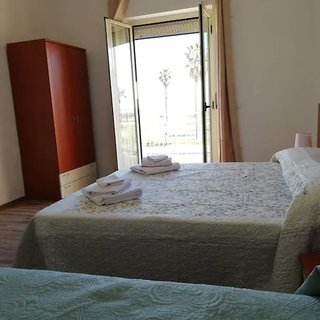 לינה וארוחת בוקר Altamarea מרינה די סקבוניאה