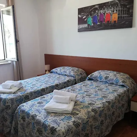 Altamarea مارينا دي سكيافوني
