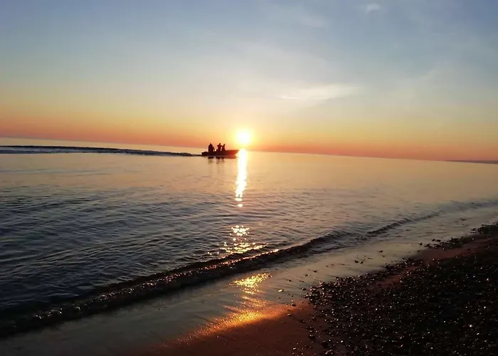 住宿加早餐酒店 Altamarea 马里纳斯基亚沃尼亚